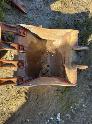 Excavadora Bobcat 323