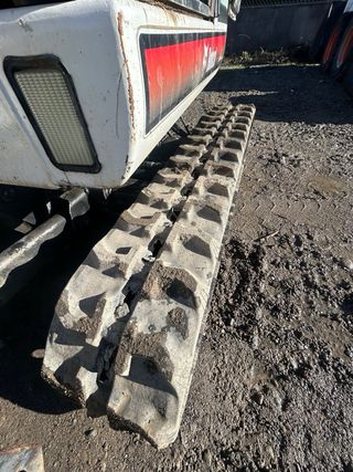 Excavadora Bobcat 323