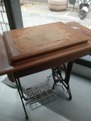 Máquina de coser SIGMA antigua