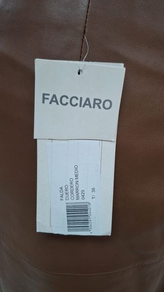 Falda cuero marrón, marca Facciaro, talla 38, 100%