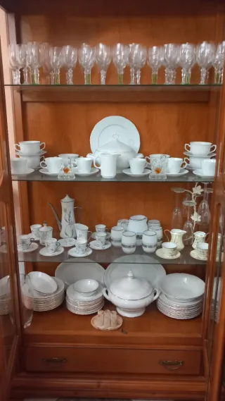 Mueble de salón de madera maciza