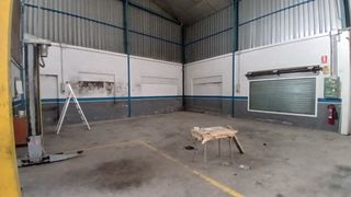 Alquiler taller chapa  y pintura. Oportunidad