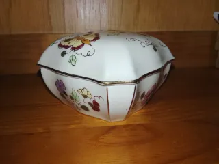 Joyero Zsolnay Hungría Porcelana Mariposa Flores.