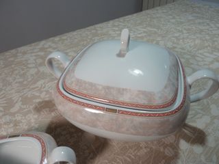 Juego Sopera y Salsera Porcelana