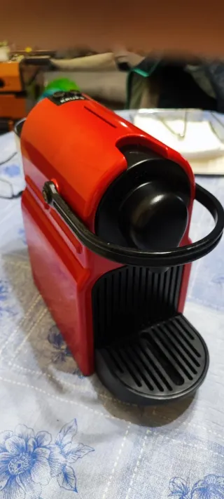 Cafetera Nespresso Krups Roja