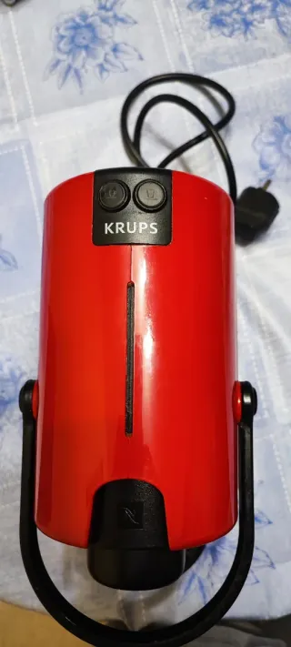 Cafetera Nespresso Krups Roja