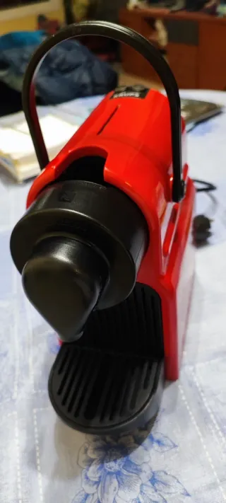 Cafetera Nespresso Krups Roja