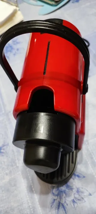 Cafetera Nespresso Krups Roja