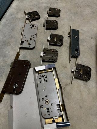 Cerraduras de embutir TESA y otras