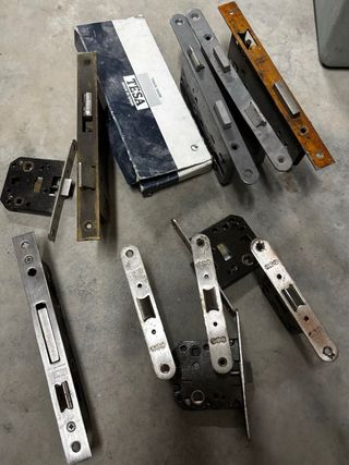 Cerraduras de embutir TESA y otras