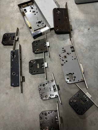 Cerraduras de embutir TESA y otras