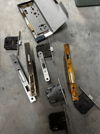 Cerraduras de embutir TESA y otras