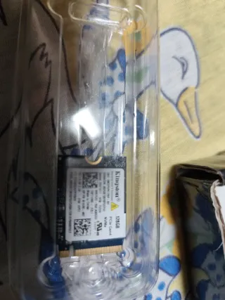 SSD Kingston 128GB NVMe PCIe Gen4 + Case