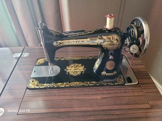 Máquina de coser Singer antigua