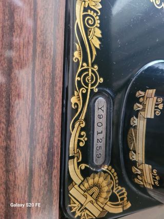 Máquina de coser Singer antigua