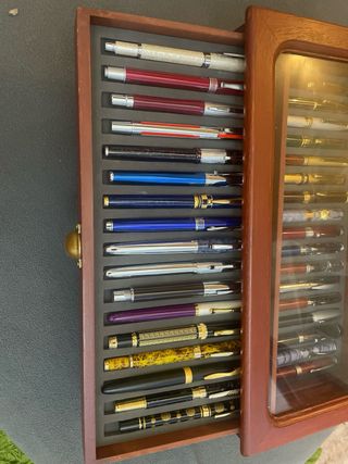 Elegante astuccio in legno per penne stilografiche