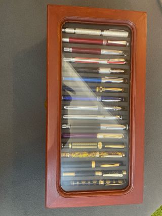 Elegante astuccio in legno per penne stilografiche