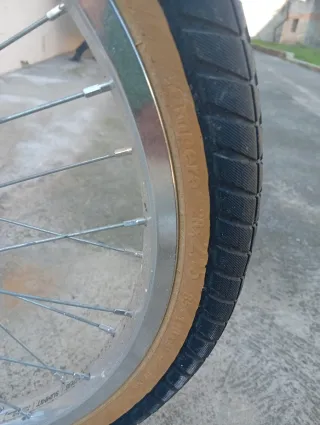 Bicicleta BMX Supreme Roja