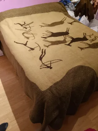 Manta Mora Beige y Marrón.