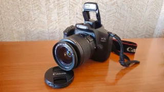 Cámara Canon 1300D + Bolso + Cargador