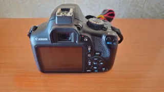 Cámara Canon 1300D + Bolso + Cargador