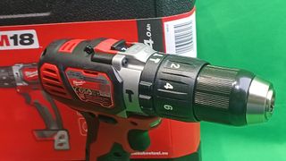 Taladro Percutor Milwaukee 18V 4.0 Ah