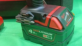 Taladro Percutor Milwaukee 18V 4.0 Ah