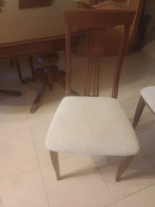 Silla de salón madera y tela beige