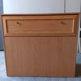 Mueble de cerezo con espejo