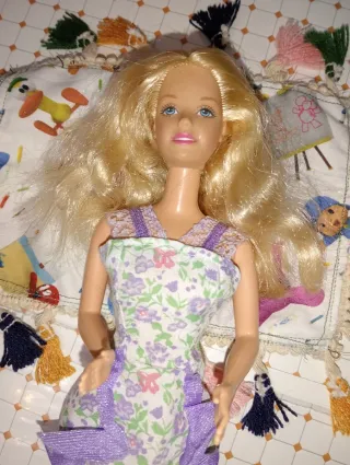 Barbie y bebé con accesorios