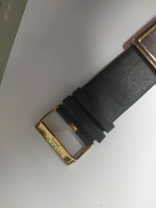 Reloj Nixon Cuadrado Dorado y Negro-Marró oscuro