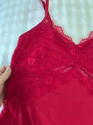 Lencería roja encaje +Free white body.