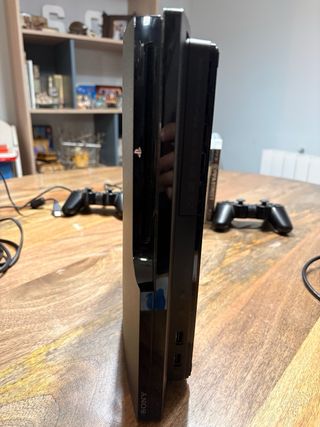 PlayStation 3 Slim 120GB Negra. Como Nueva