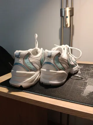 New Balance 530 Azul y Blanco