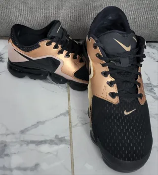 Zapatillas Nike Air Vapormax Negro Dorado