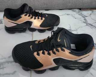 Zapatillas Nike Air Vapormax Negro Dorado