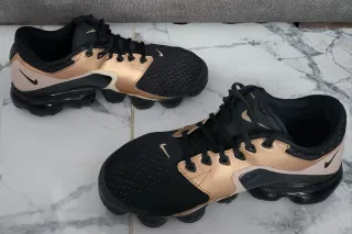 Zapatillas Nike Air Vapormax Negro Dorado
