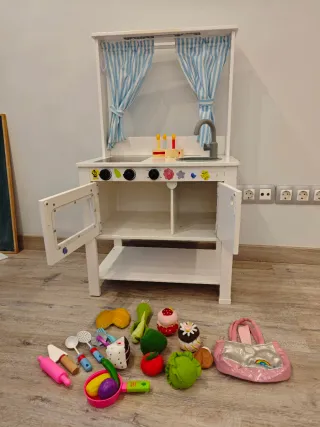 Cocina infantil de juguete