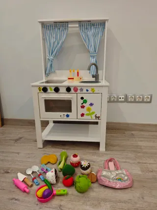 Cocina infantil de juguete