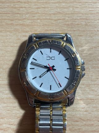 Reloj Lorus Dorado y Plateado