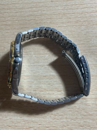 Reloj Lorus Dorado y Plateado