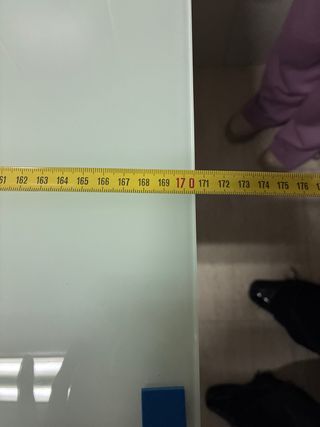 Tavolo da cucina in vetro e metallo