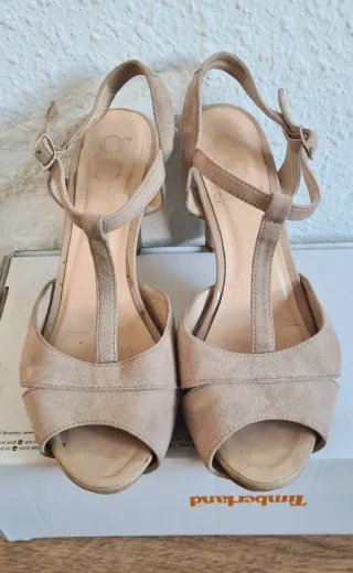 Sandalias de tacón beige