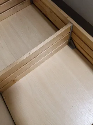 Mobile bagno bianco e legno sospeso