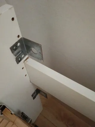 Mobile bagno bianco e legno sospeso