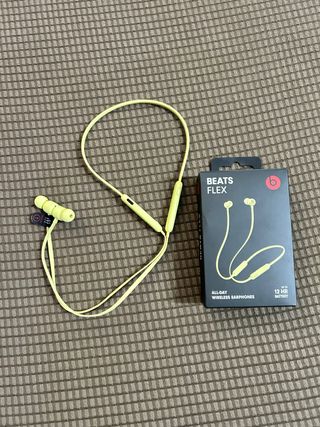 Auriculares Beats Flex Amarillos