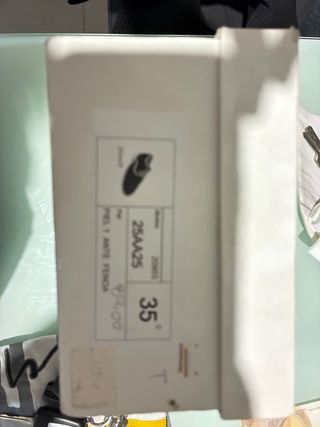 Zapatos grises de ante