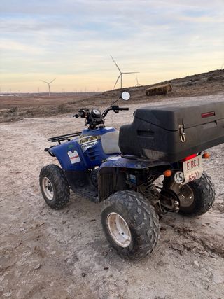 Quad Polaris 330 Trail Boss con enganche