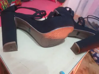 Zapatos de tacón negros