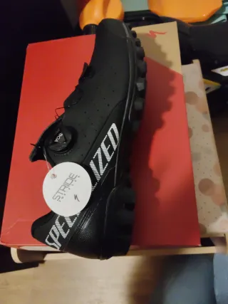 Scarpe da ciclismo Specialized taglia 44 MTB nere